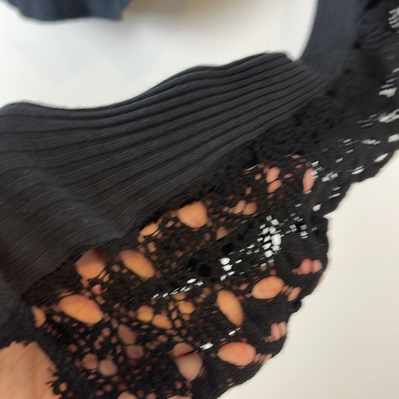 Free People Black Rib and Lace Turtleneck Layering Top Size Extra Small - Picture 4 of 8